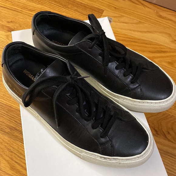 Woman by: COMMON PROJECTS Sz 36 - Picture 3 of 10